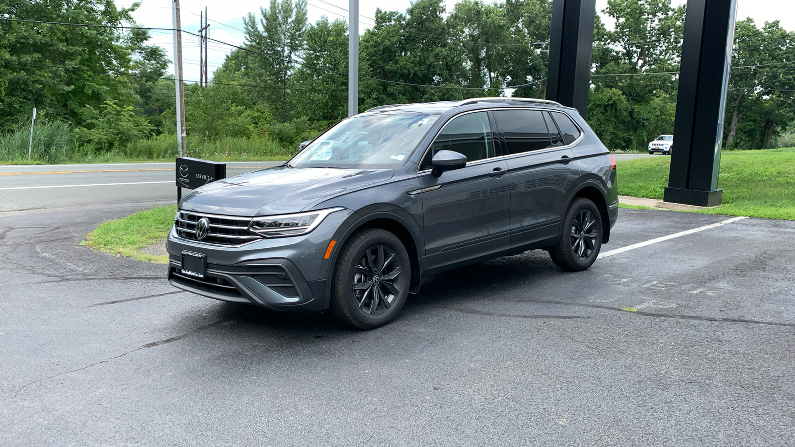 2024 Volkswagen Tiguan 2.0T SE 1