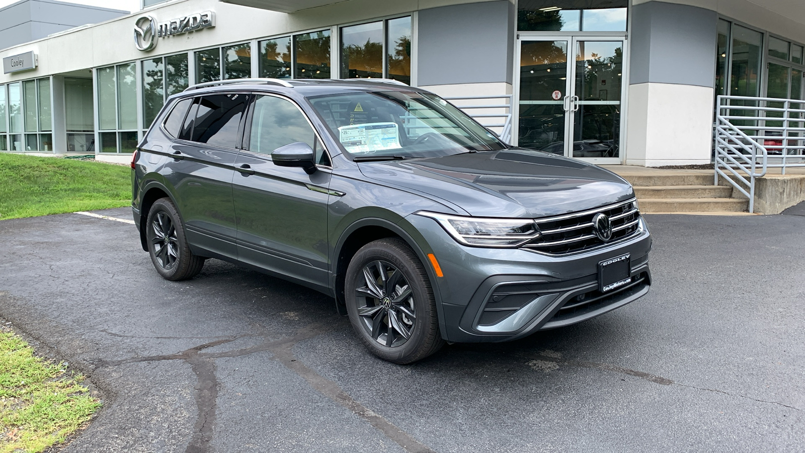 2024 Volkswagen Tiguan 2.0T SE 3