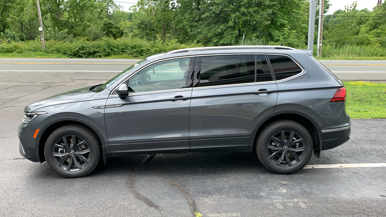 2024 Volkswagen Tiguan 2.0T SE 8