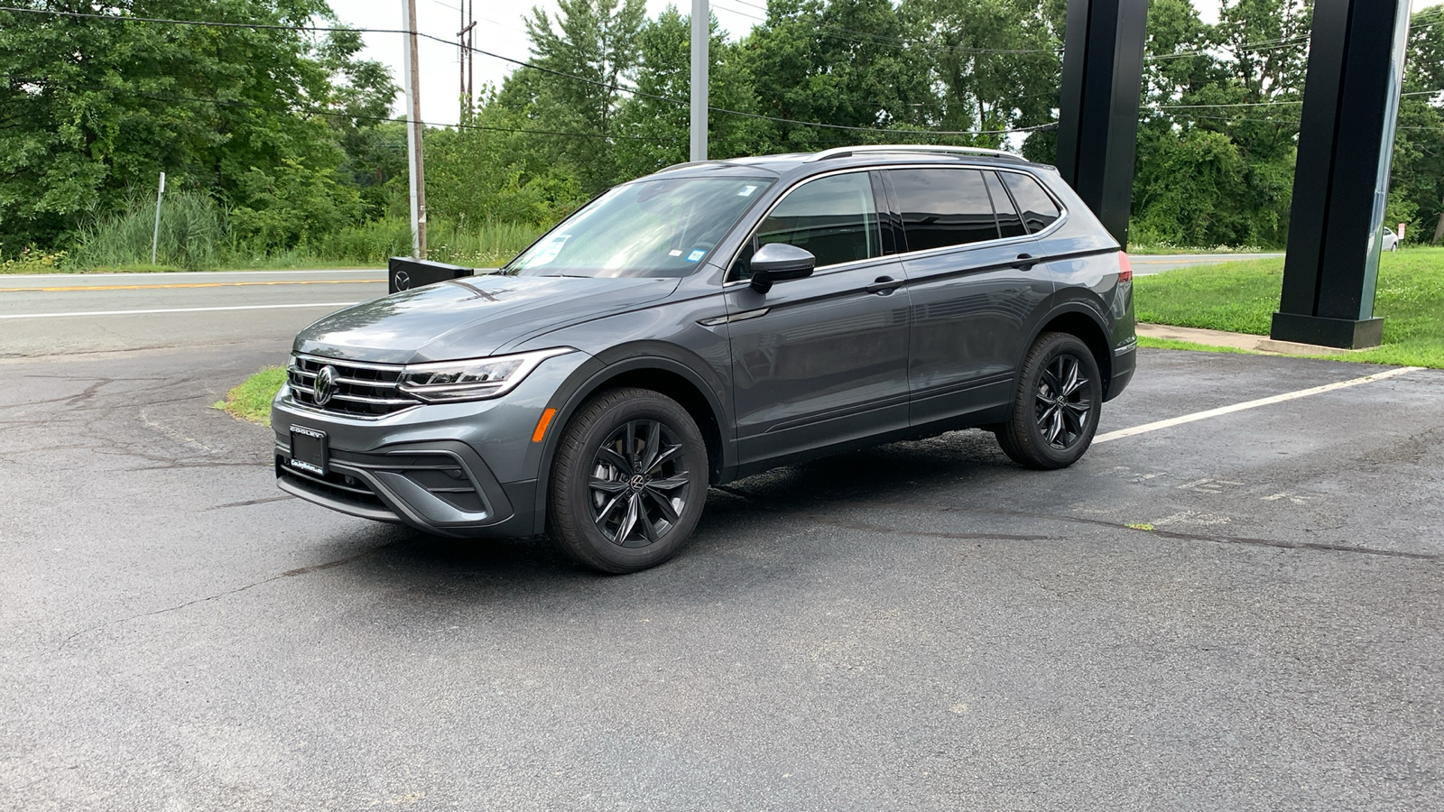 2024 Volkswagen Tiguan 2.0T SE 1