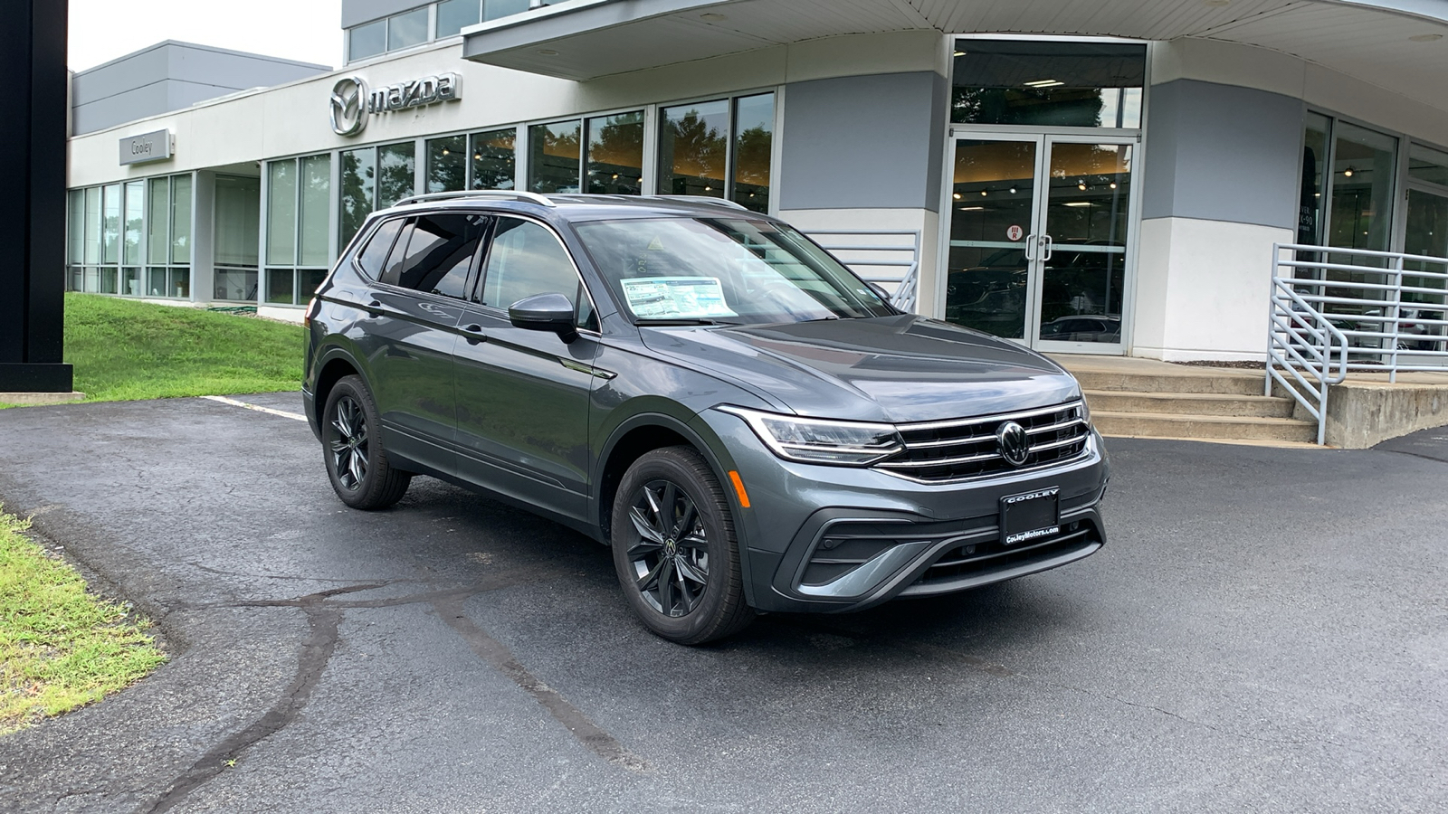 2024 Volkswagen Tiguan 2.0T SE 3