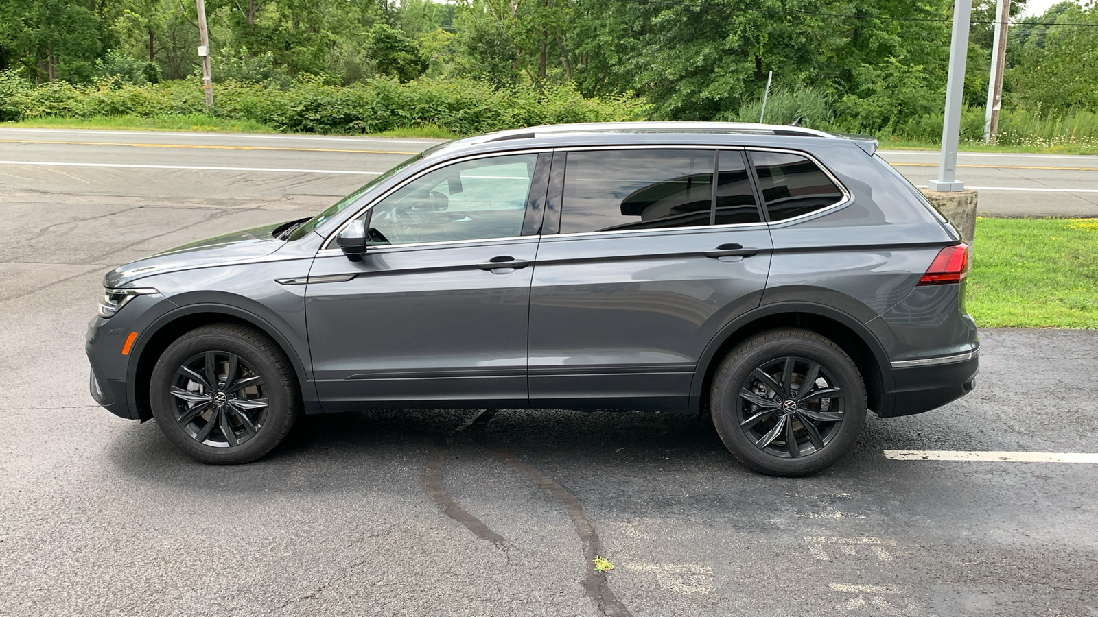 2024 Volkswagen Tiguan 2.0T SE 8