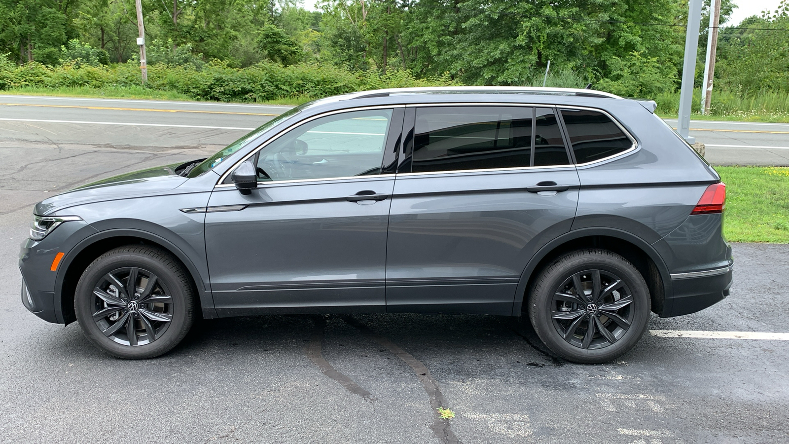 2024 Volkswagen Tiguan 2.0T SE 8