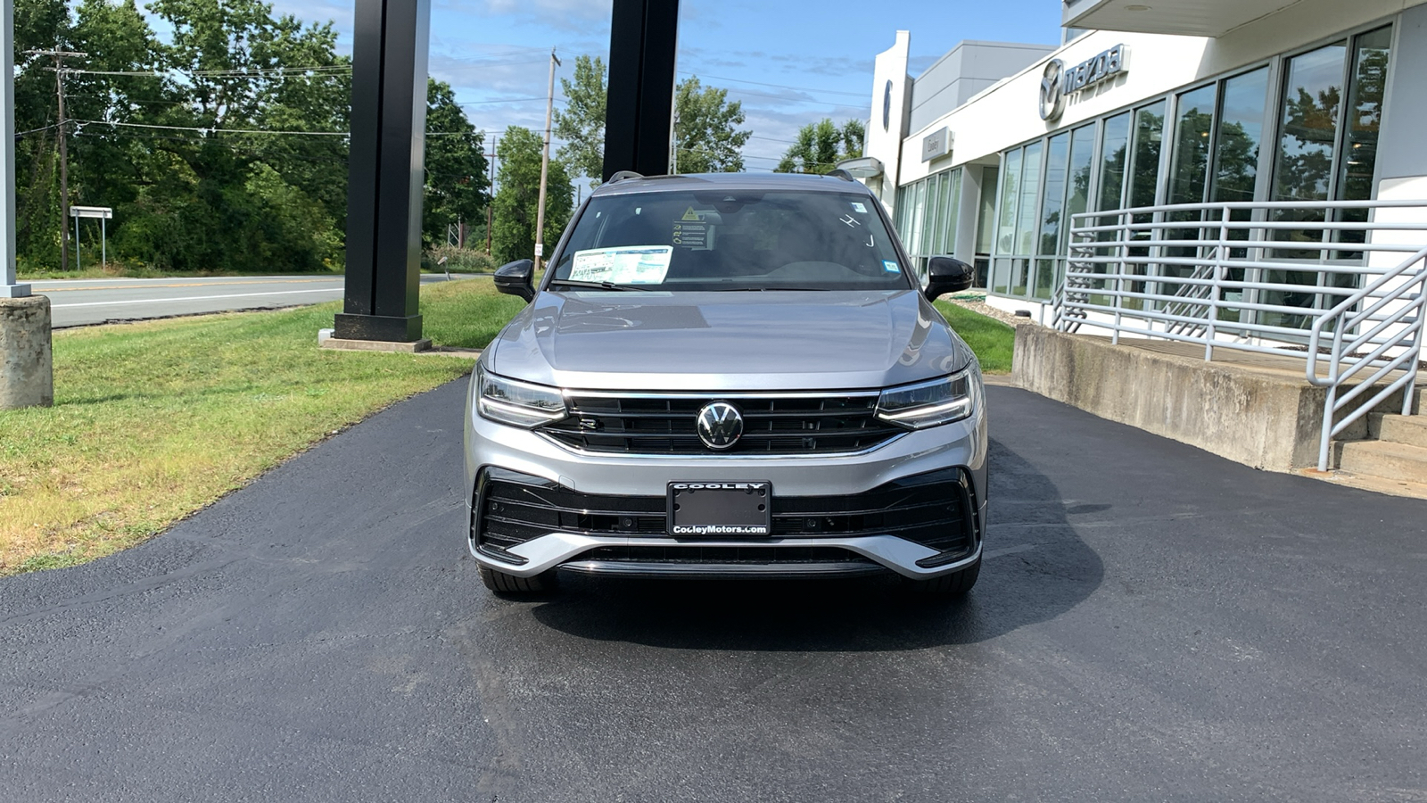 2024 Volkswagen Tiguan 2.0T SE R-Line Black 2