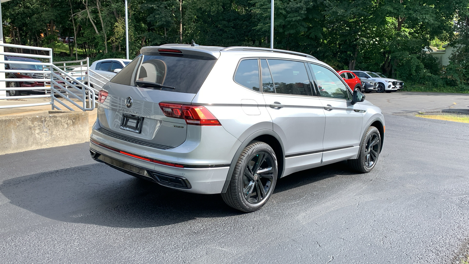 2024 Volkswagen Tiguan 2.0T SE R-Line Black 5