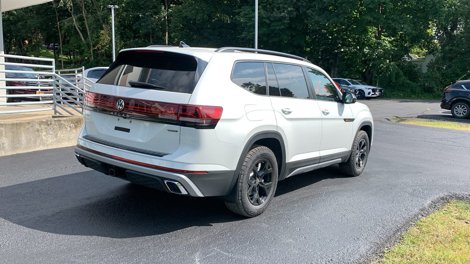 2024 Volkswagen Atlas 2.0T Peak Edition SEL 5