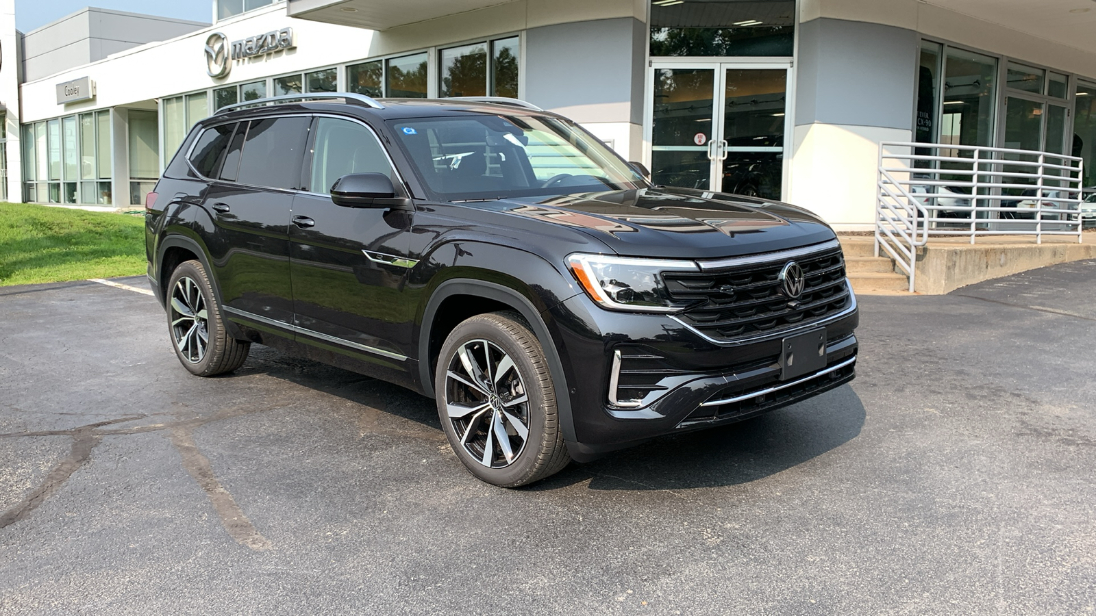 2024 Volkswagen Atlas 2.0T SEL Premium R-Line 3