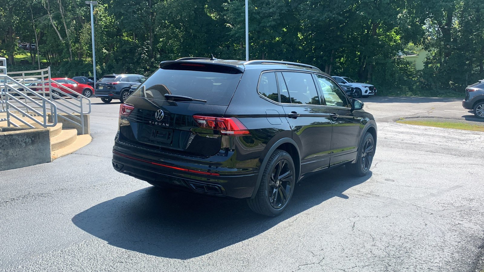 2024 Volkswagen Tiguan 2.0T SE R-Line Black 5