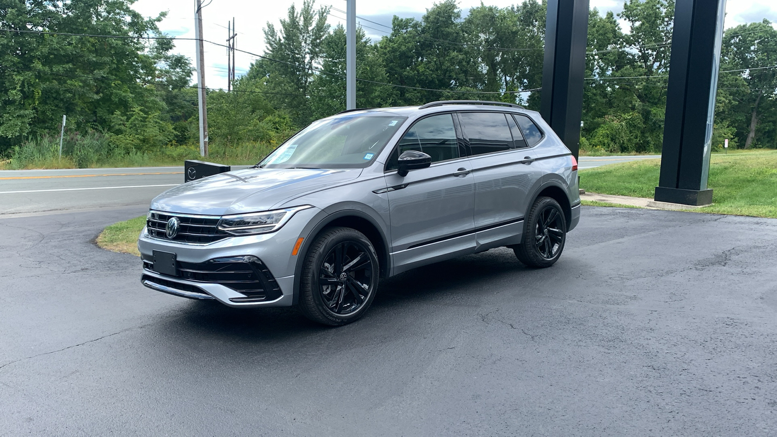 2024 Volkswagen Tiguan 2.0T SE R-Line Black 1