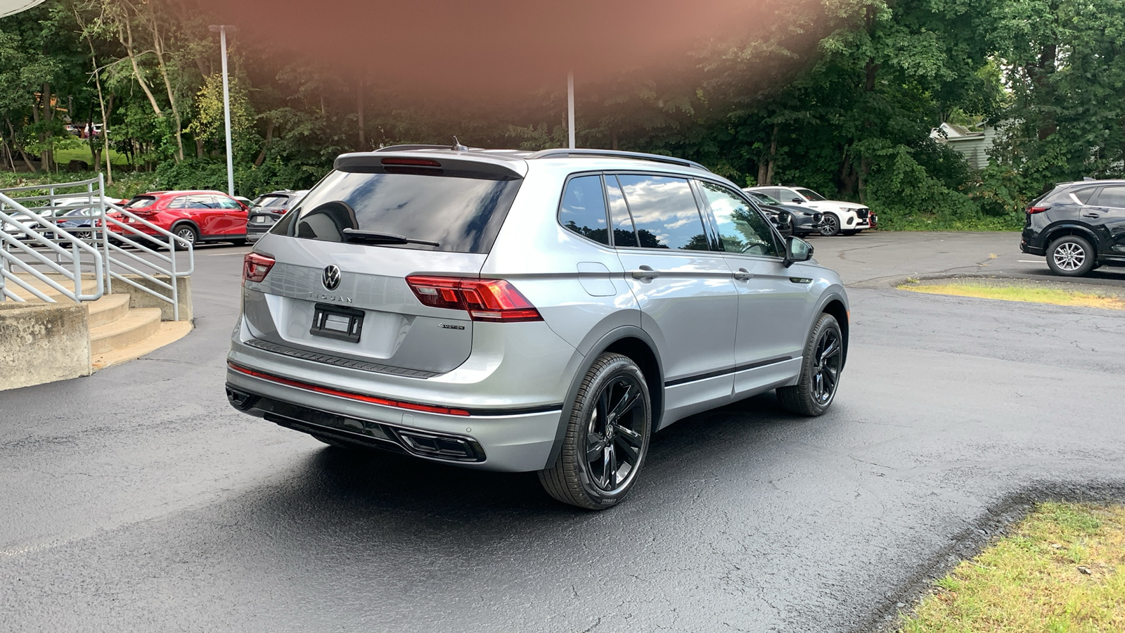 2024 Volkswagen Tiguan 2.0T SE R-Line Black 5