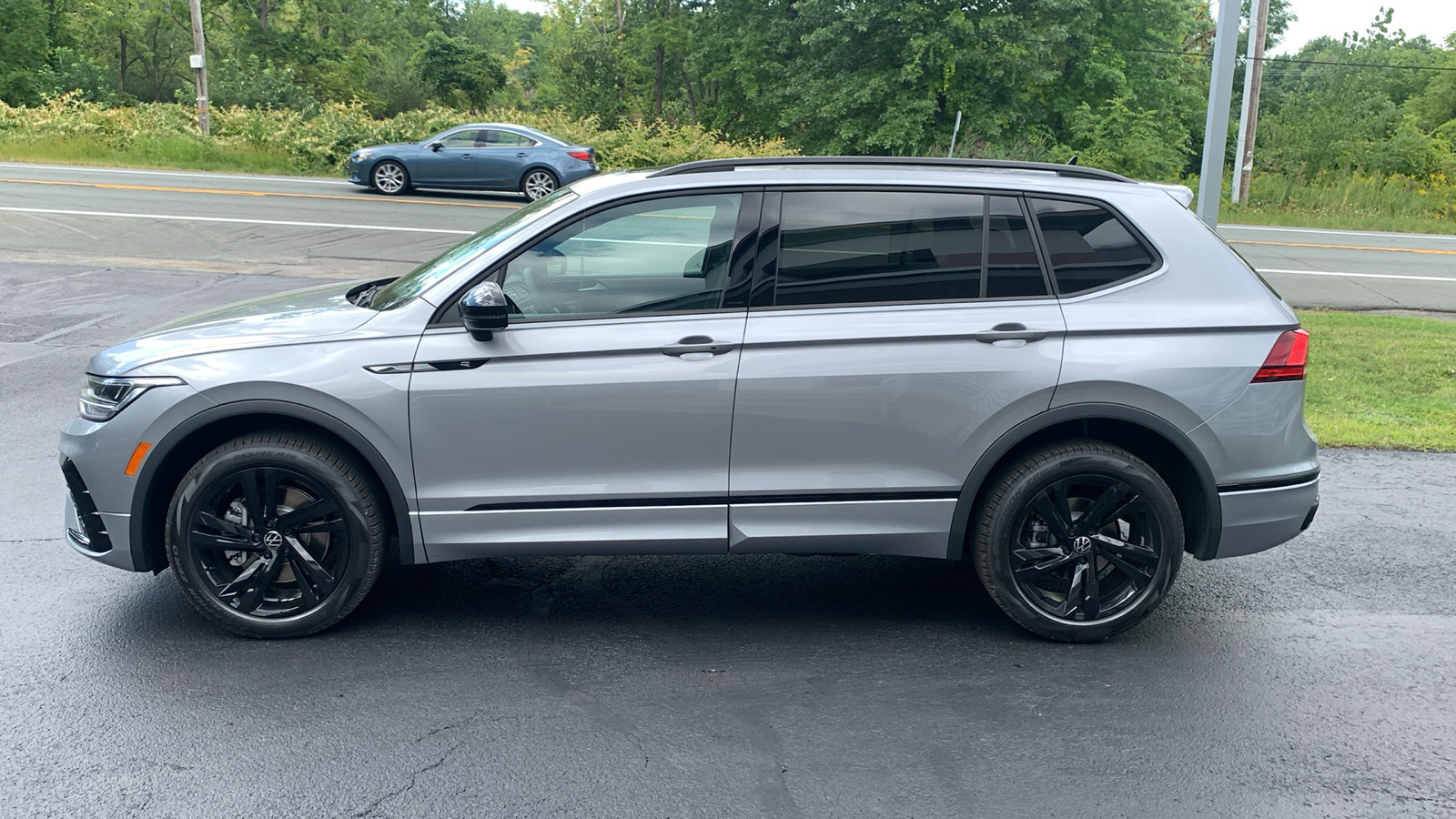 2024 Volkswagen Tiguan 2.0T SE R-Line Black 8