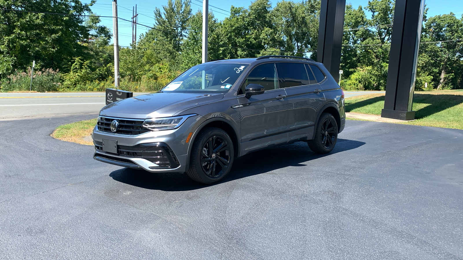 2024 Volkswagen Tiguan 2.0T SE R-Line Black 1