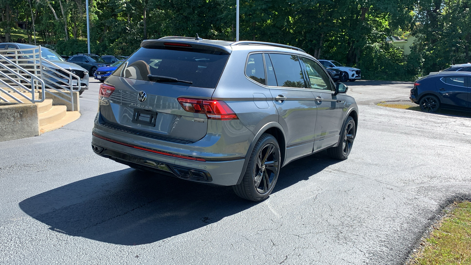 2024 Volkswagen Tiguan 2.0T SE R-Line Black 5