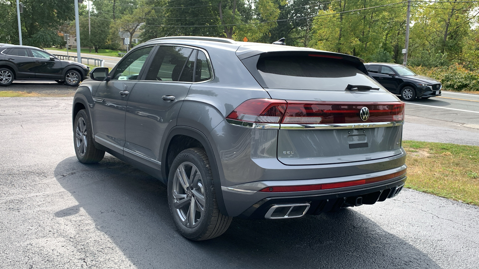 2024 Volkswagen Atlas Cross Sport 2.0T SEL R-Line 7