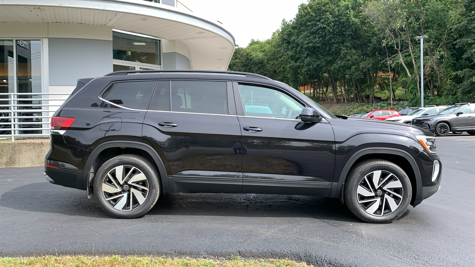 2024 Volkswagen Atlas 2.0T SE w/Technology 4