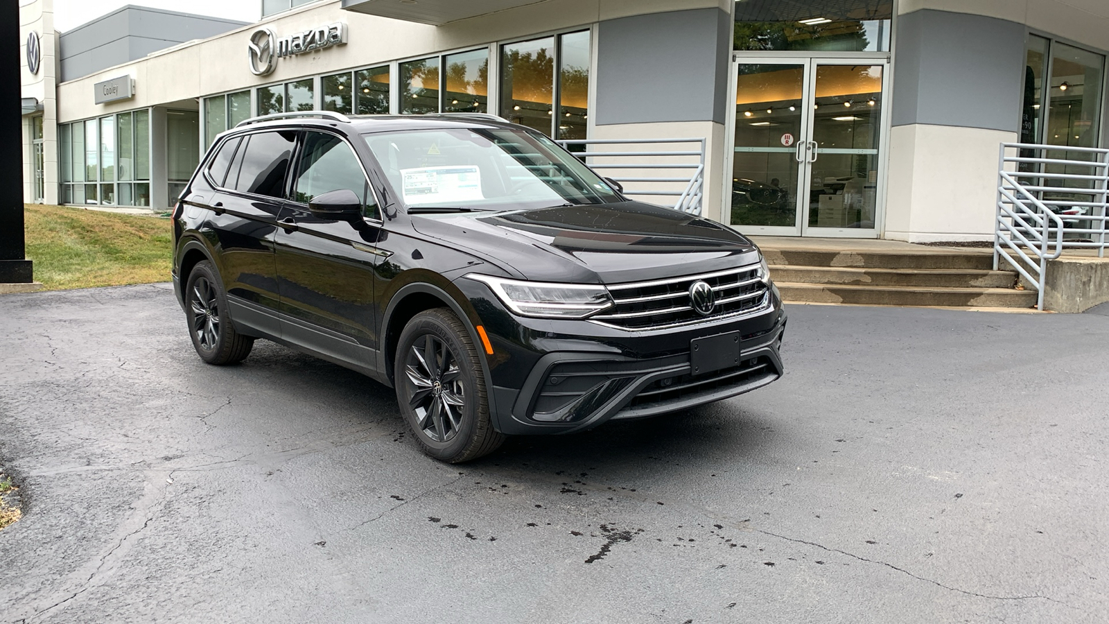 2024 Volkswagen Tiguan 2.0T SE 3