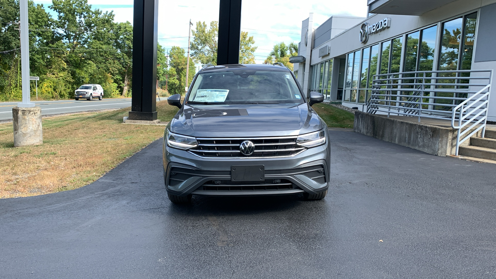 2024 Volkswagen Tiguan 2.0T SE 2