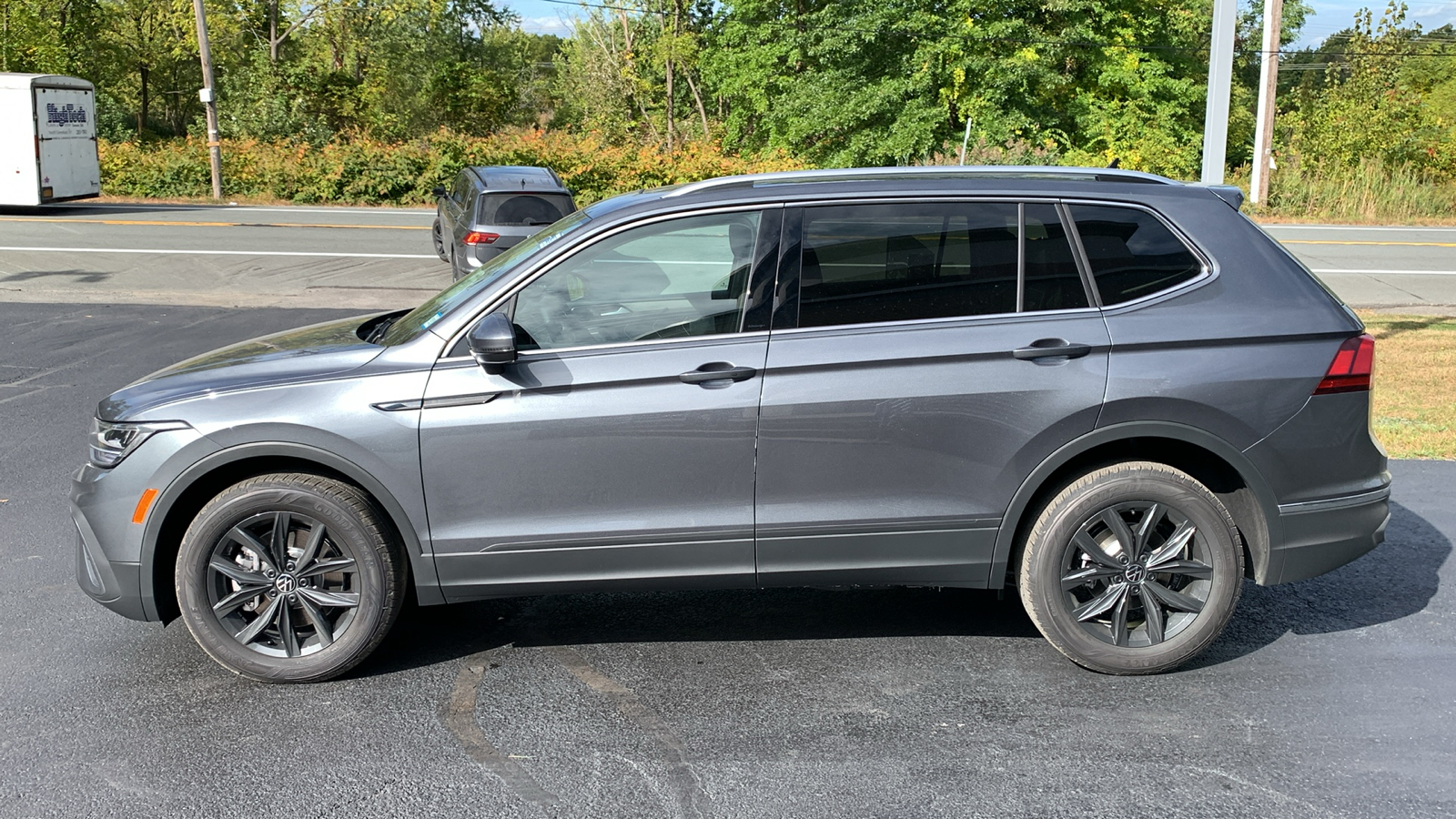 2024 Volkswagen Tiguan 2.0T SE 8