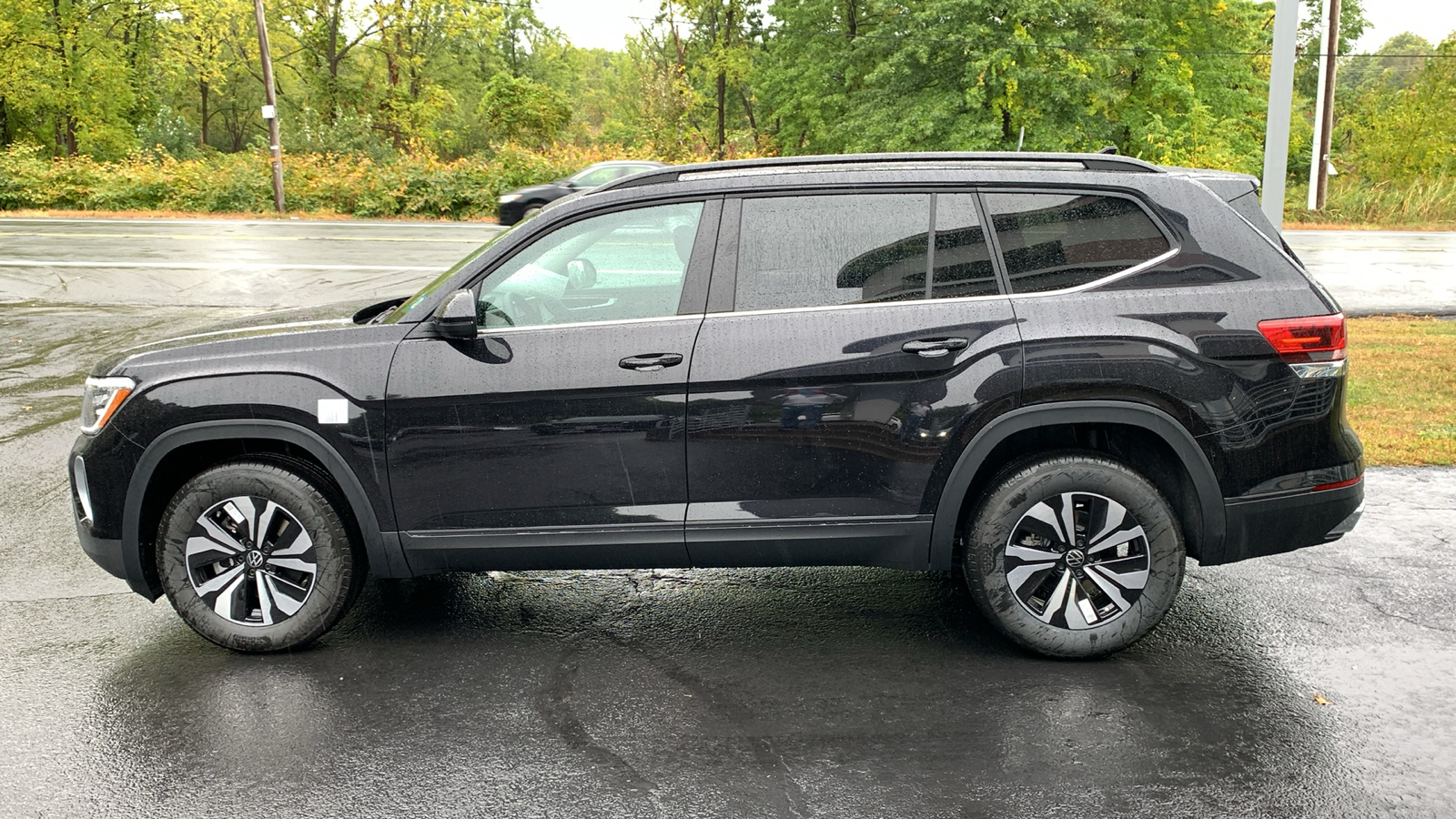 2024 Volkswagen Atlas 2.0T SE 8