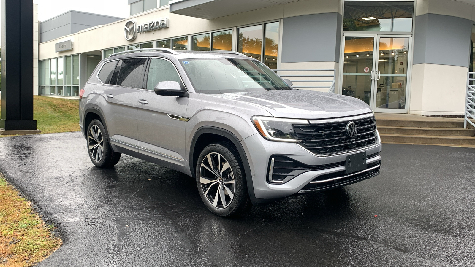 2024 Volkswagen Atlas 2.0T SEL Premium R-Line 3