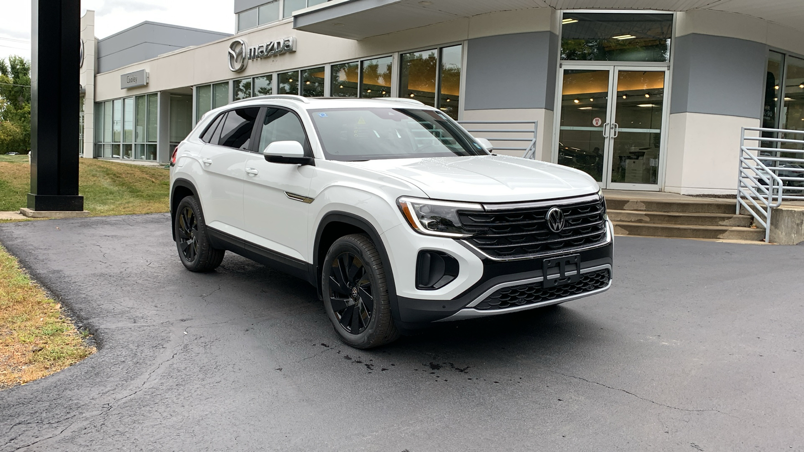 2024 Volkswagen Atlas Cross Sport 2.0T SE w/Technology 3