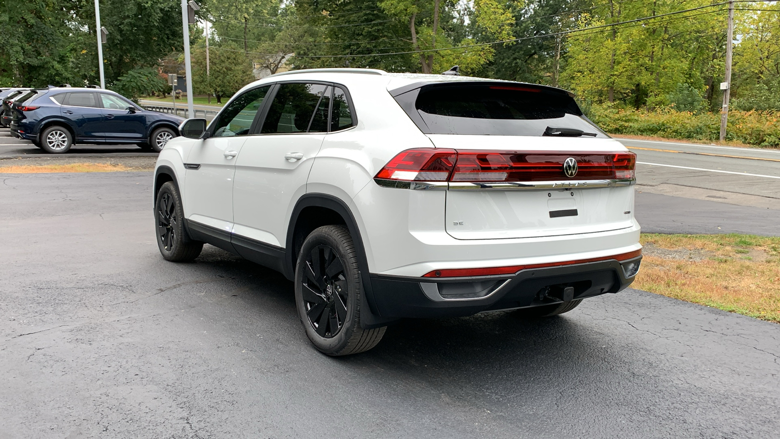 2024 Volkswagen Atlas Cross Sport 2.0T SE w/Technology 7