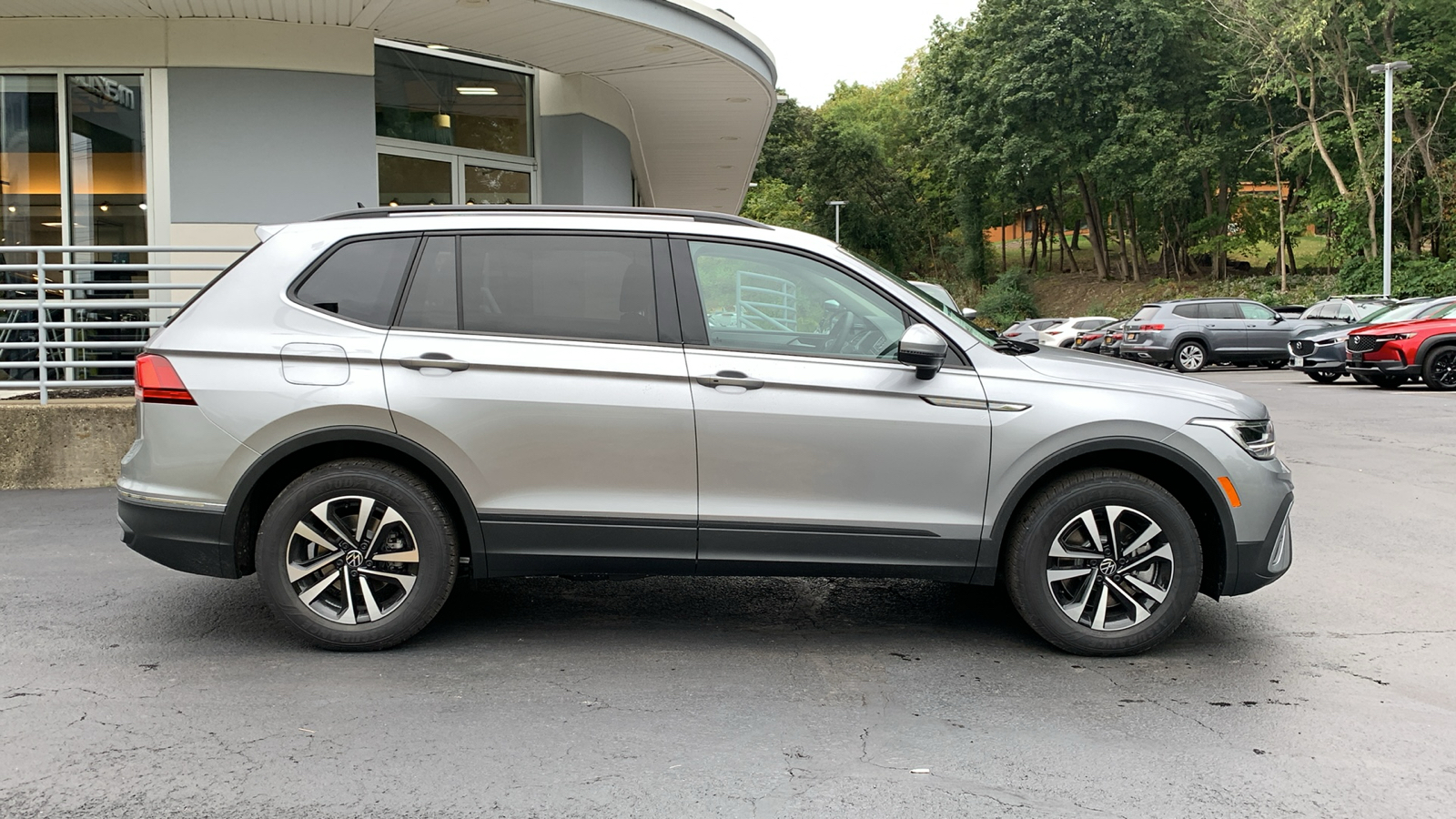 2024 Volkswagen Tiguan 2.0T S 4