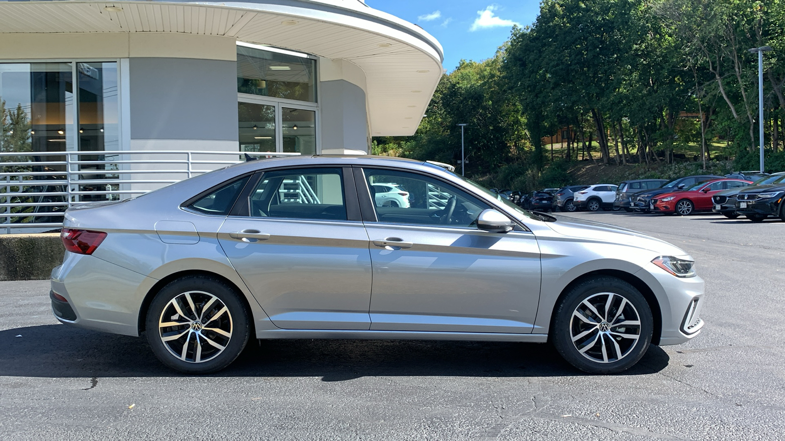 2025 Volkswagen Jetta 1.5T SE 4