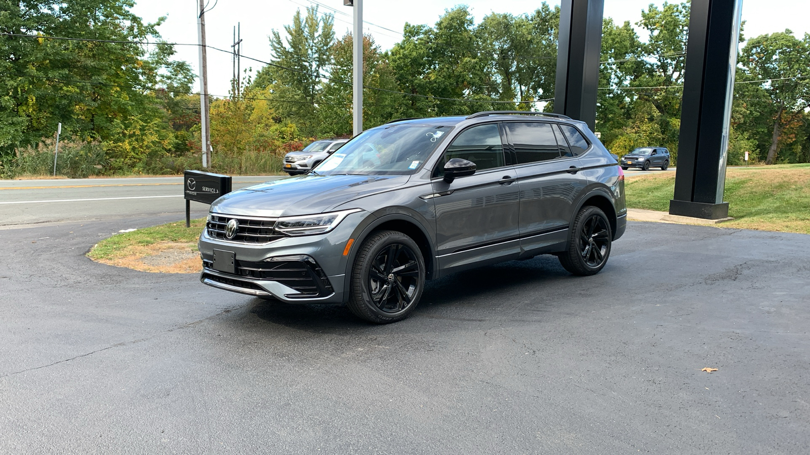 2024 Volkswagen Tiguan 2.0T SE R-Line Black 1