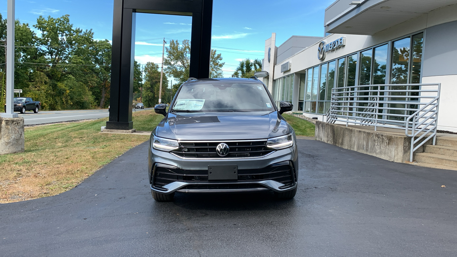 2024 Volkswagen Tiguan 2.0T SE R-Line Black 2