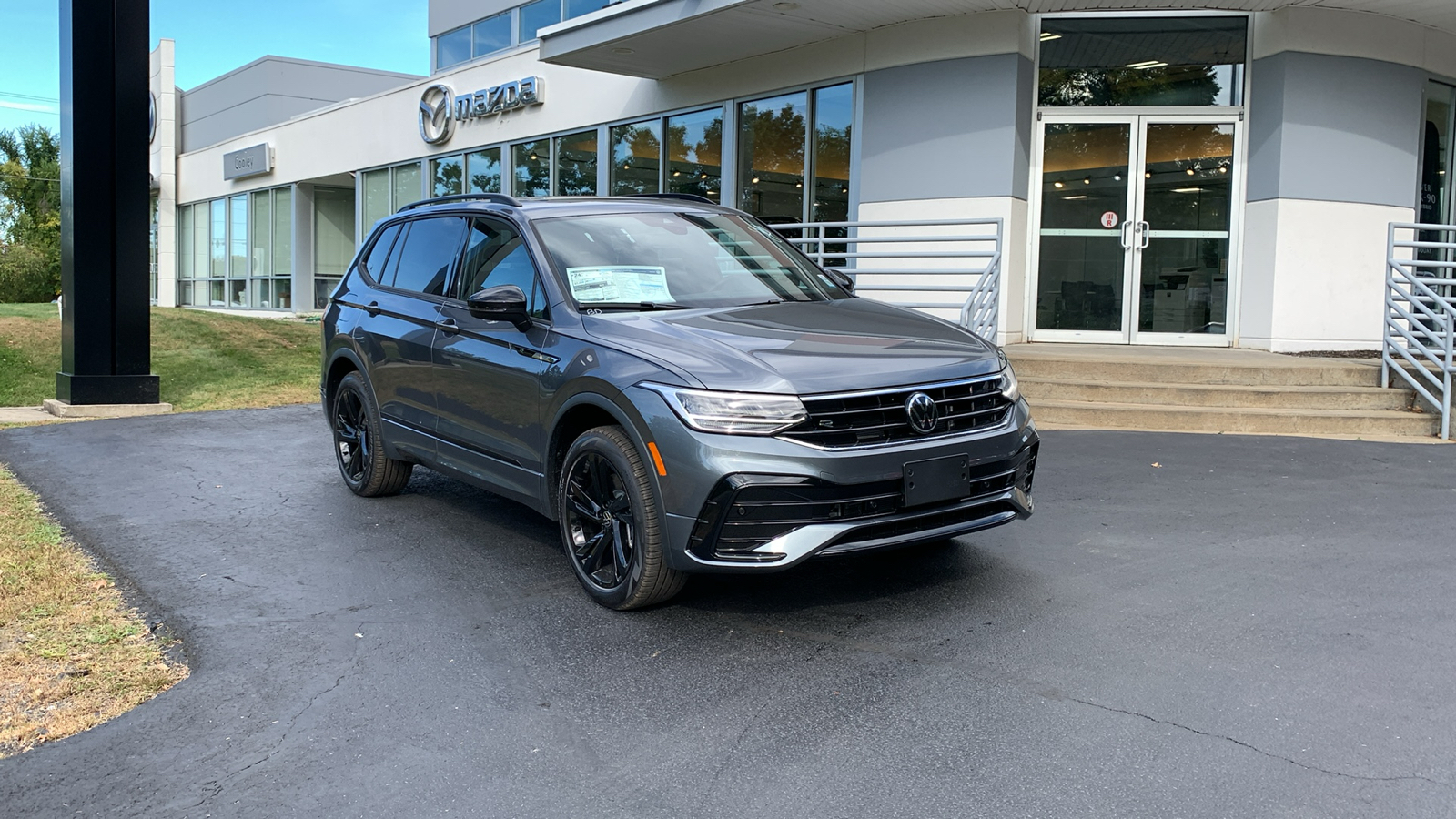 2024 Volkswagen Tiguan 2.0T SE R-Line Black 3