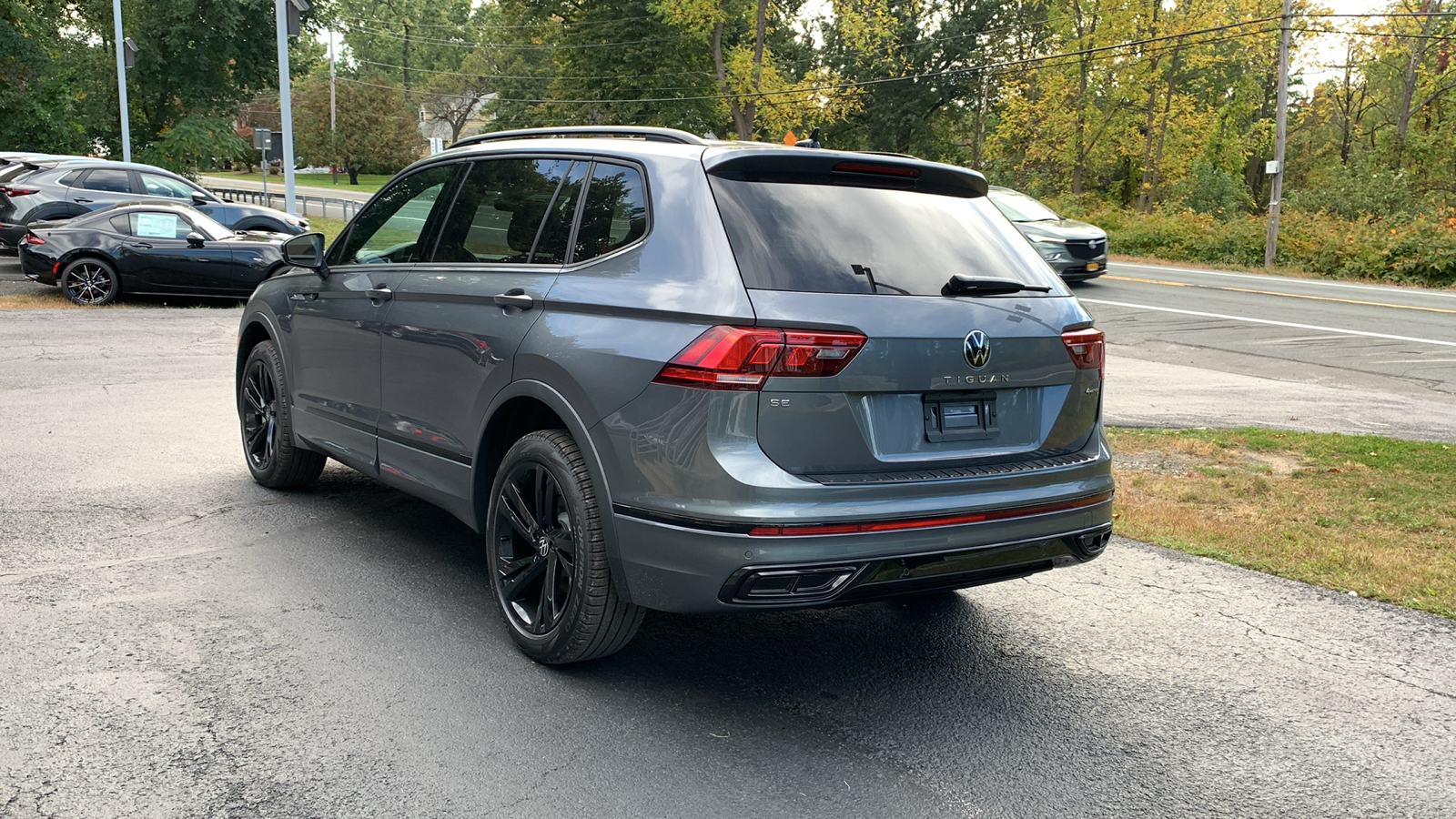 2024 Volkswagen Tiguan 2.0T SE R-Line Black 7