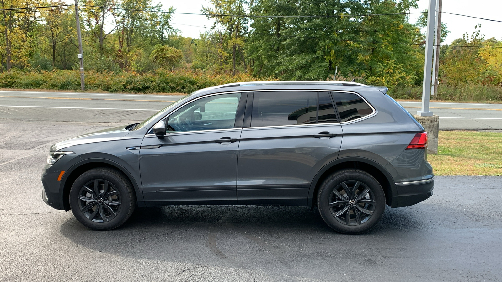 2024 Volkswagen Tiguan 2.0T SE 8