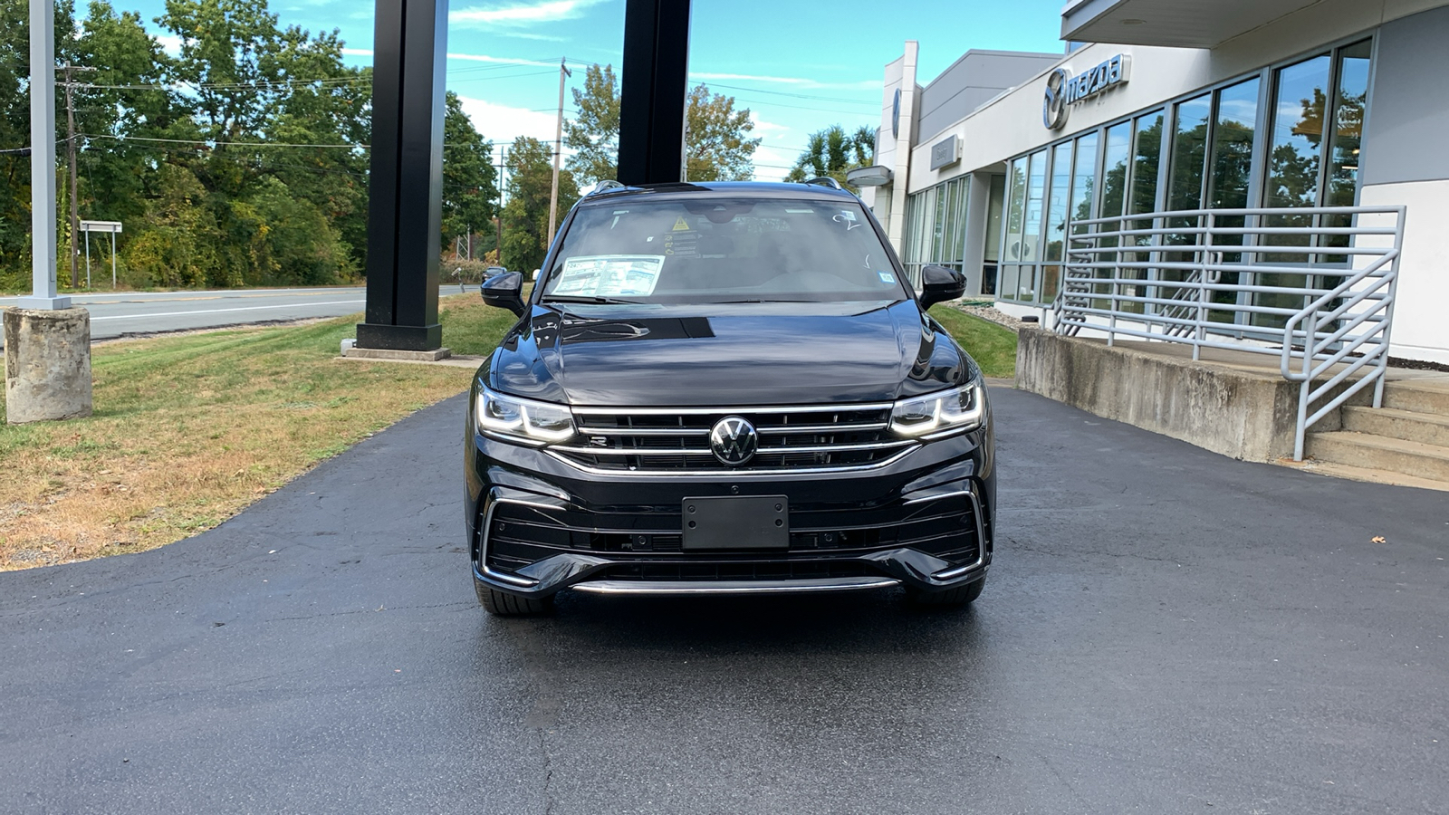 2024 Volkswagen Tiguan 2.0T SEL R-Line 2