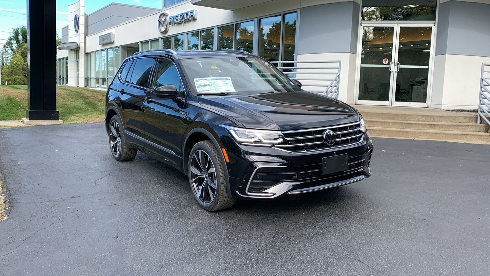 2024 Volkswagen Tiguan 2.0T SEL R-Line 3