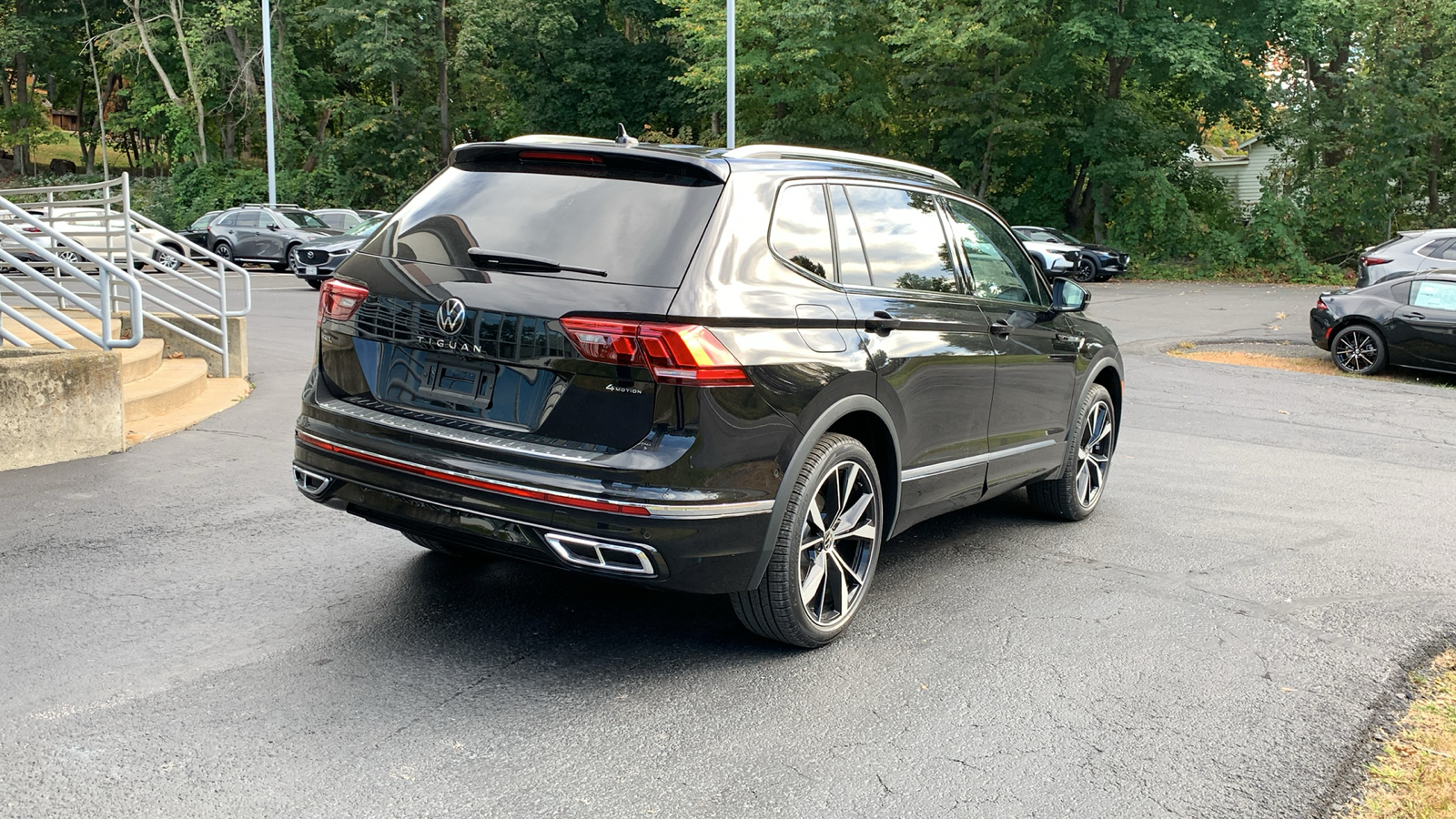 2024 Volkswagen Tiguan 2.0T SEL R-Line 5