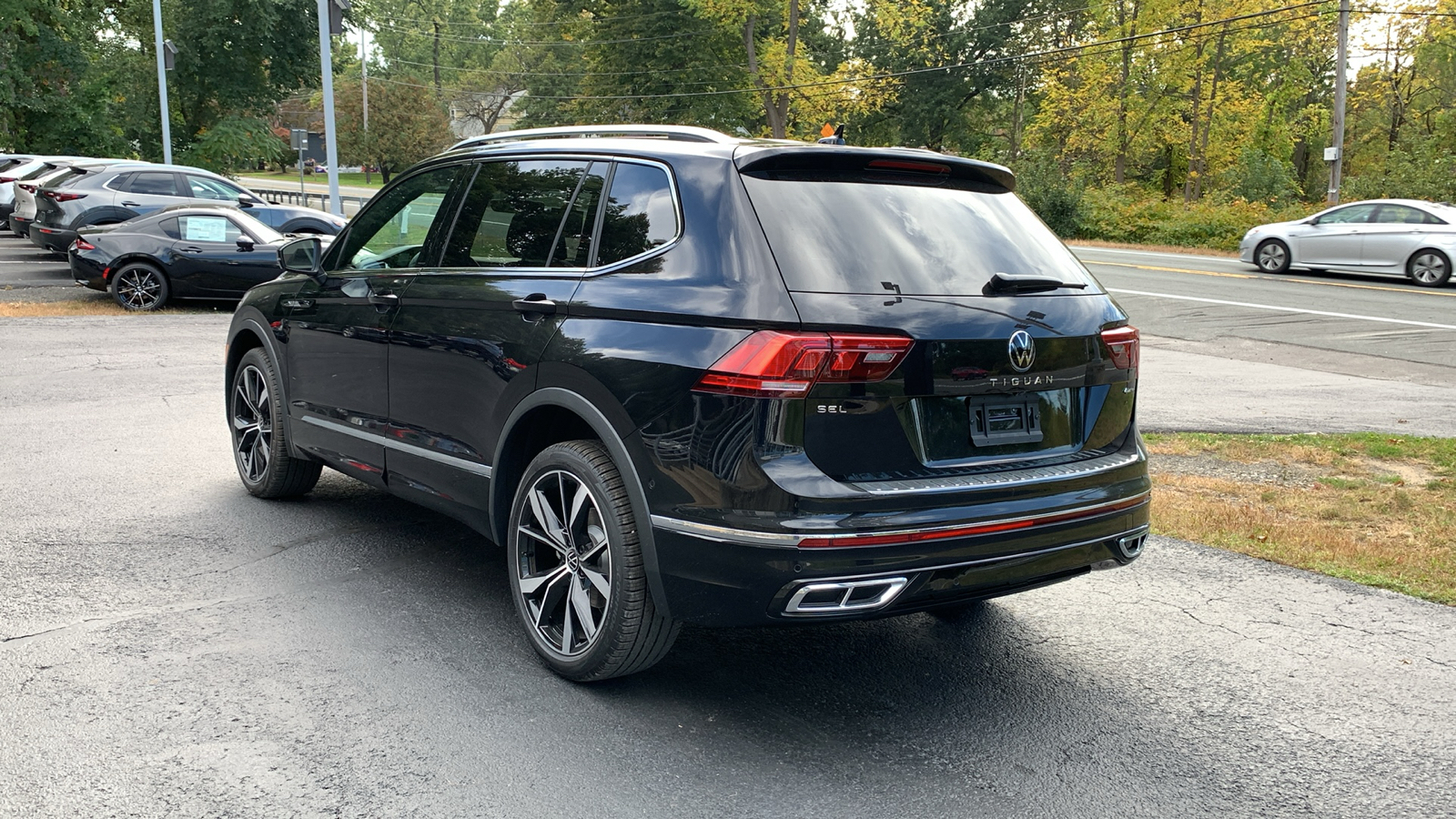 2024 Volkswagen Tiguan 2.0T SEL R-Line 7