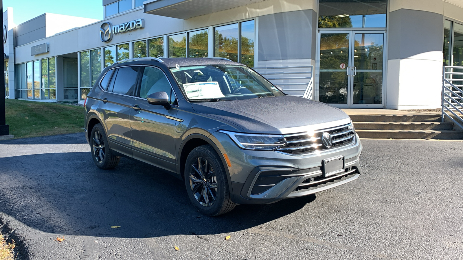 2024 Volkswagen Tiguan 2.0T SE 3