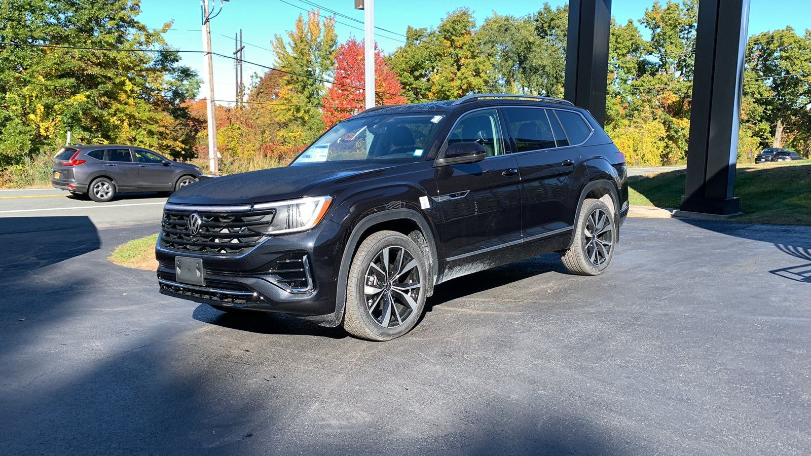 2024 Volkswagen Atlas Cross Sport 2.0T SEL Premium R-Line 1