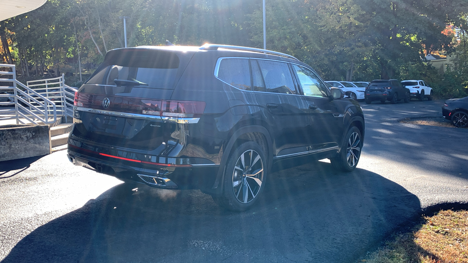 2024 Volkswagen Atlas Cross Sport 2.0T SEL Premium R-Line 5