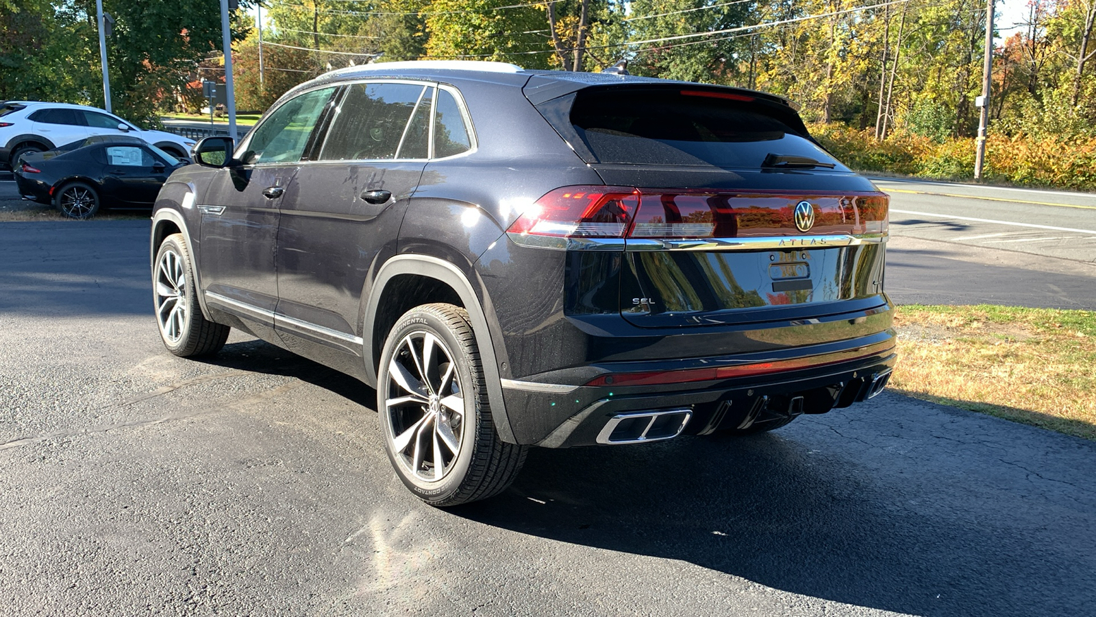 2024 Volkswagen Atlas Cross Sport 2.0T SEL Premium R-Line 33