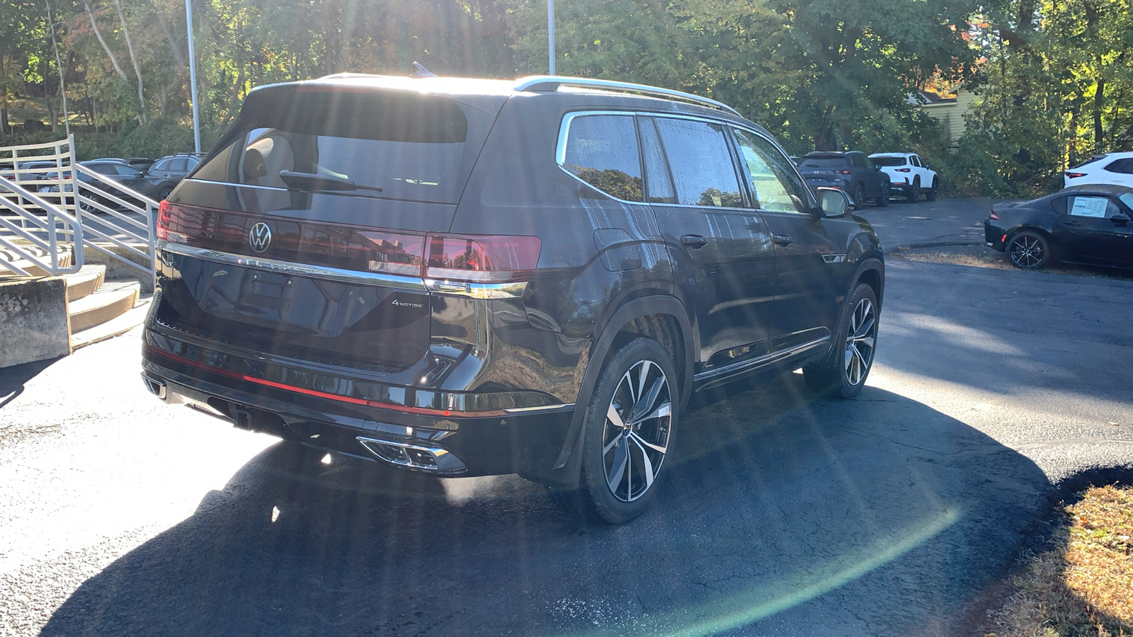 2025 Volkswagen Atlas 2.0T SEL Premium R-Line 5