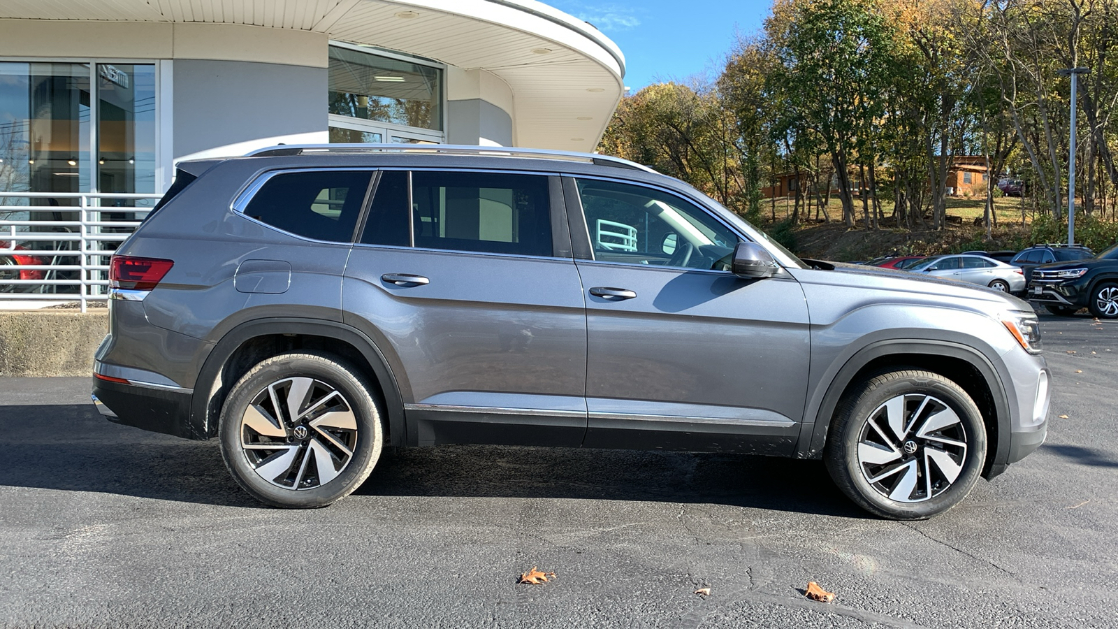 2025 Volkswagen Atlas 2.0T SEL 4