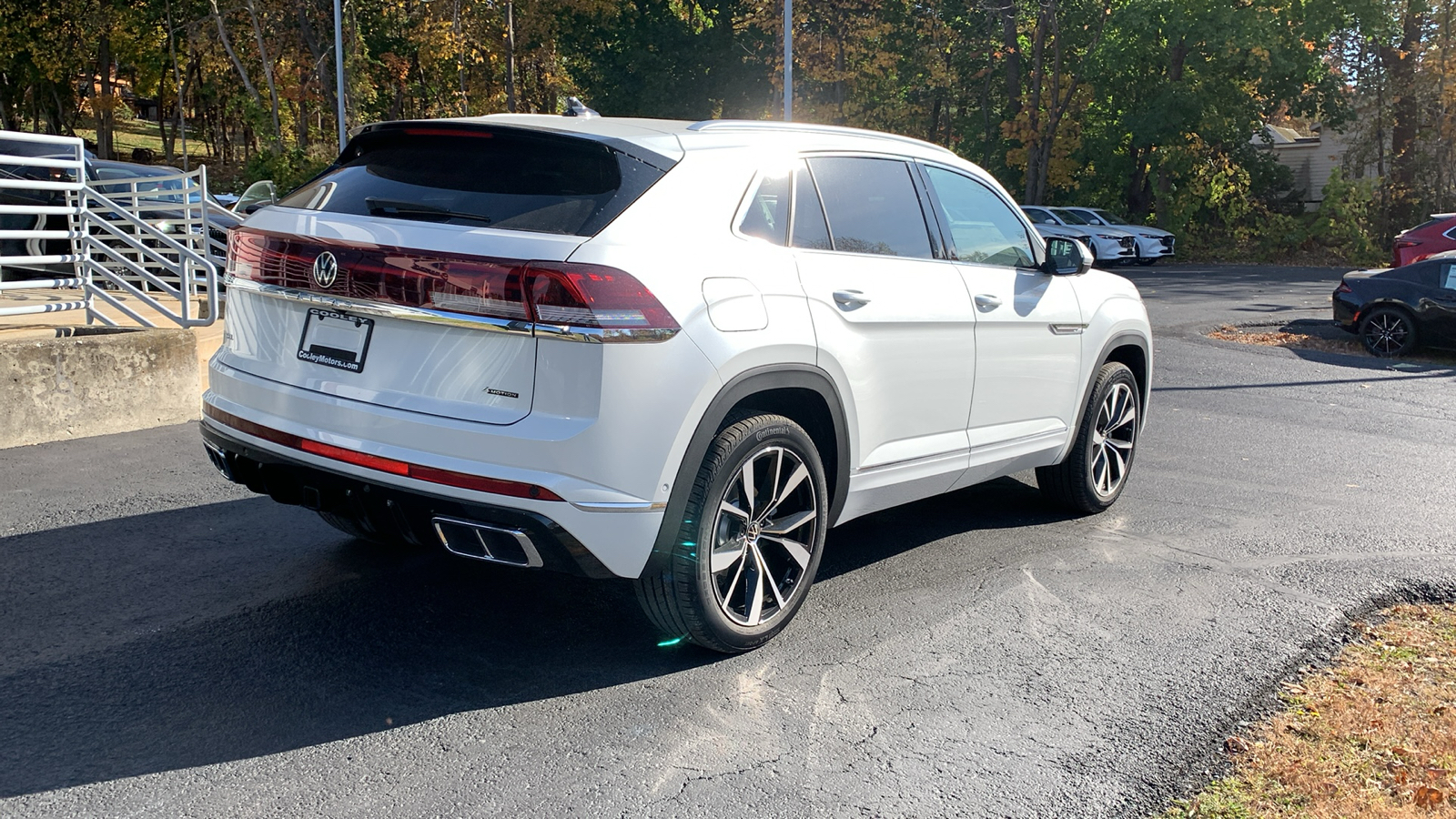 2025 Volkswagen Atlas Cross Sport 2.0T SEL Premium R-Line 5