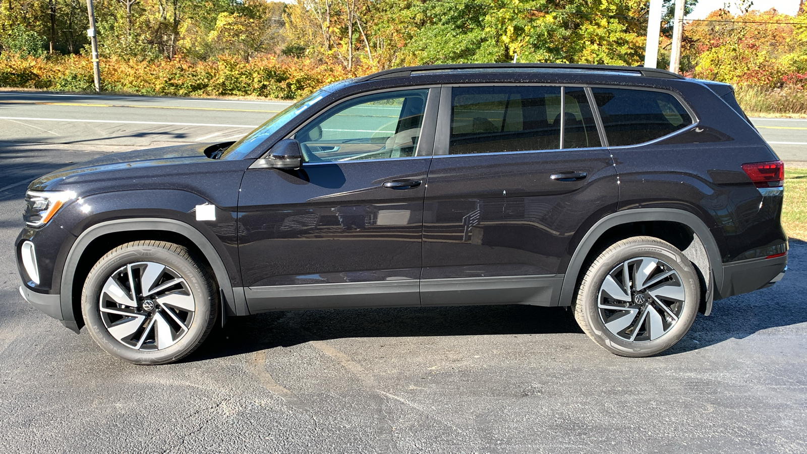 2024 Volkswagen Atlas 2.0T SE w/Technology 8