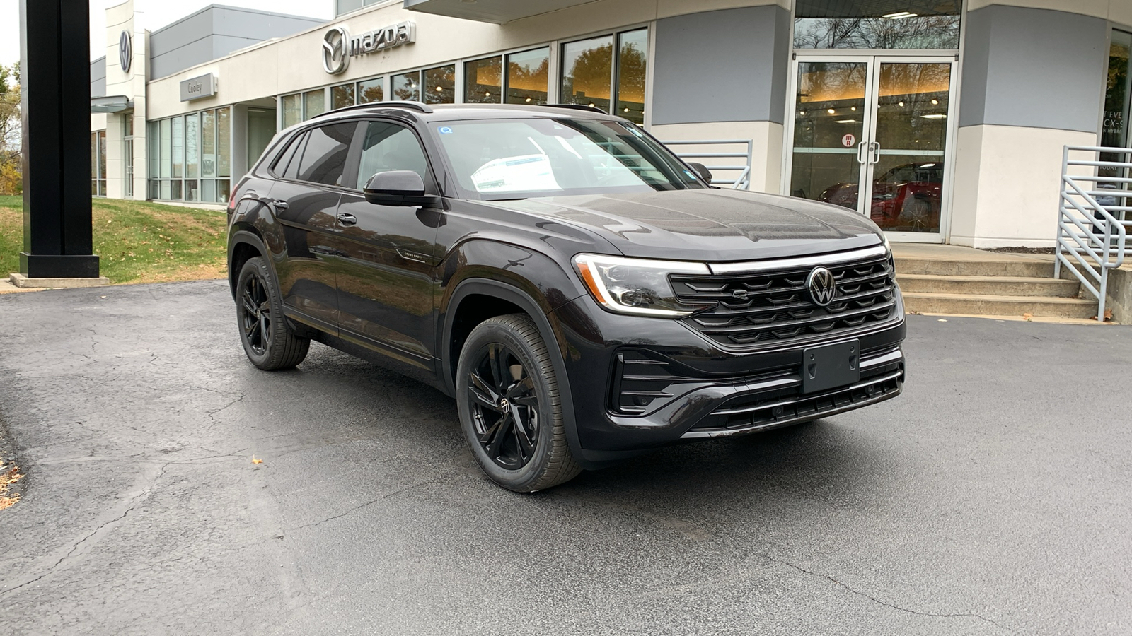 2025 Volkswagen Atlas Cross Sport 2.0T SEL R-Line 3