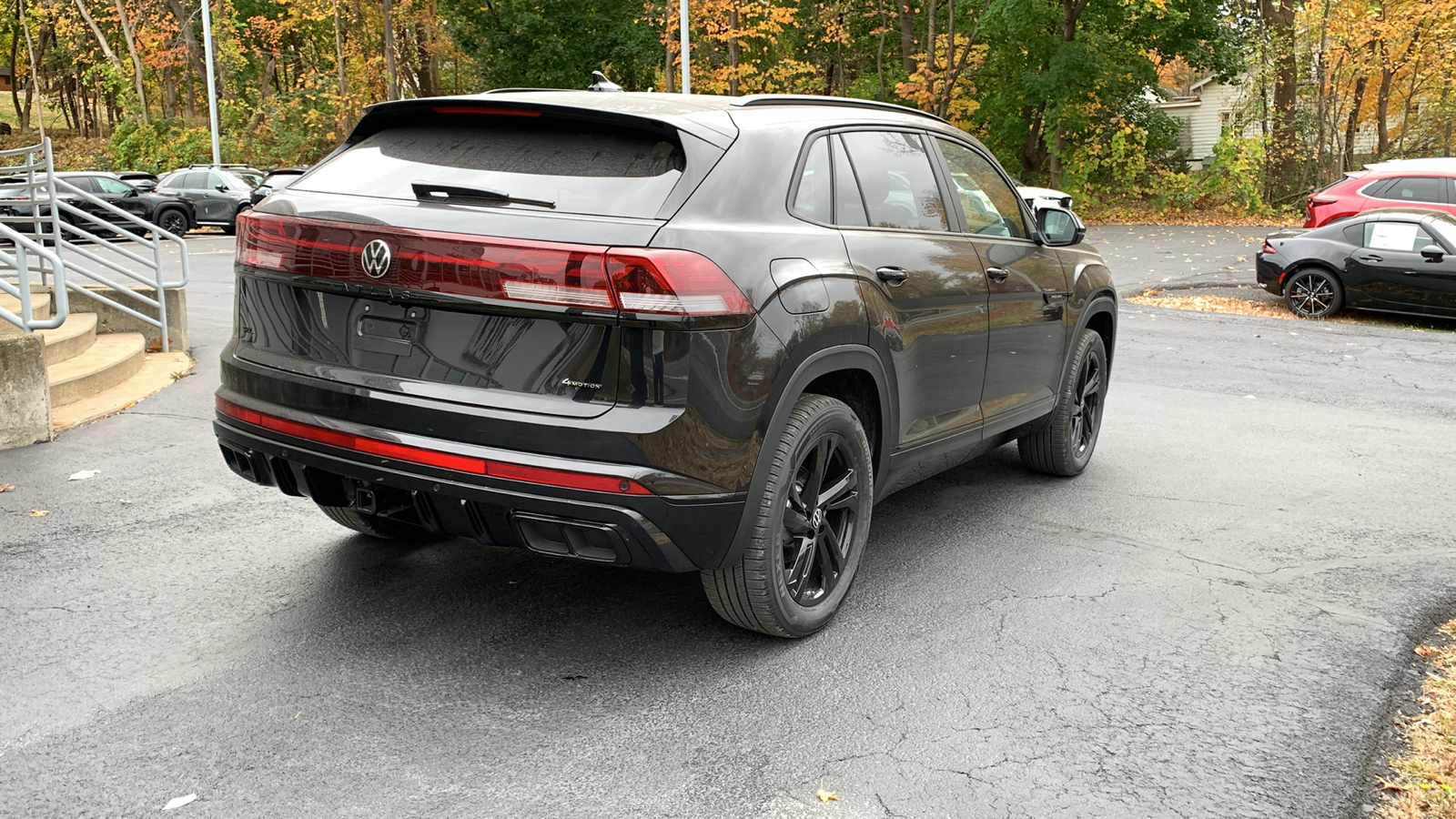 2025 Volkswagen Atlas Cross Sport 2.0T SEL R-Line 5