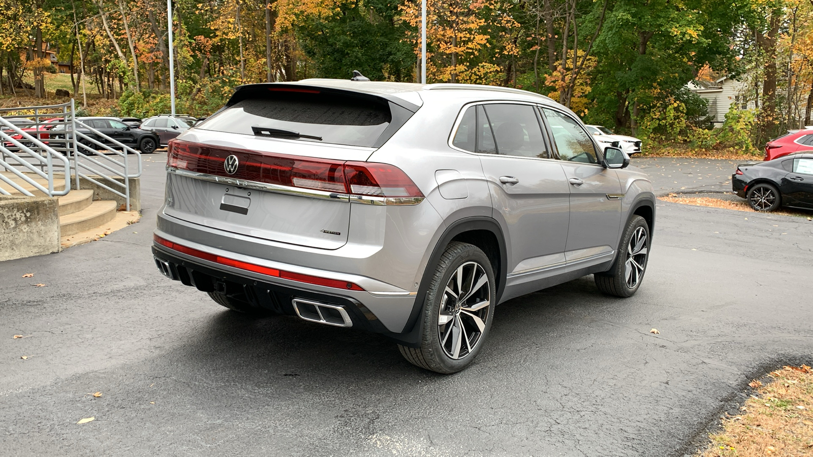 2025 Volkswagen Atlas Cross Sport 2.0T SEL Premium R-Line 5