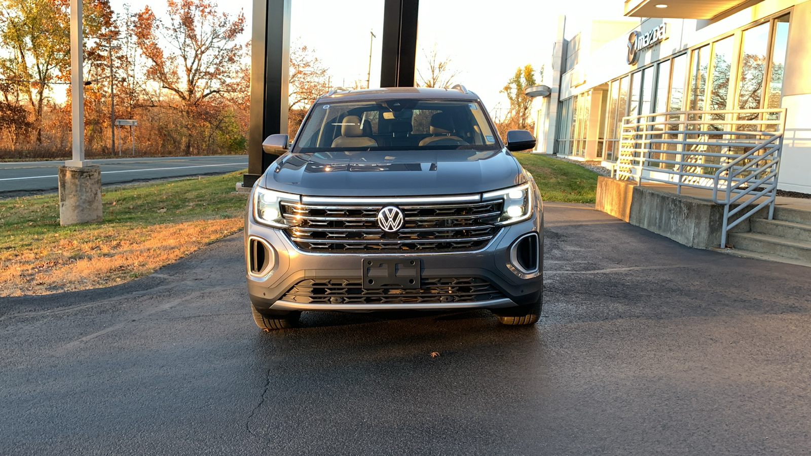 2025 Volkswagen Atlas 2.0T SEL 2