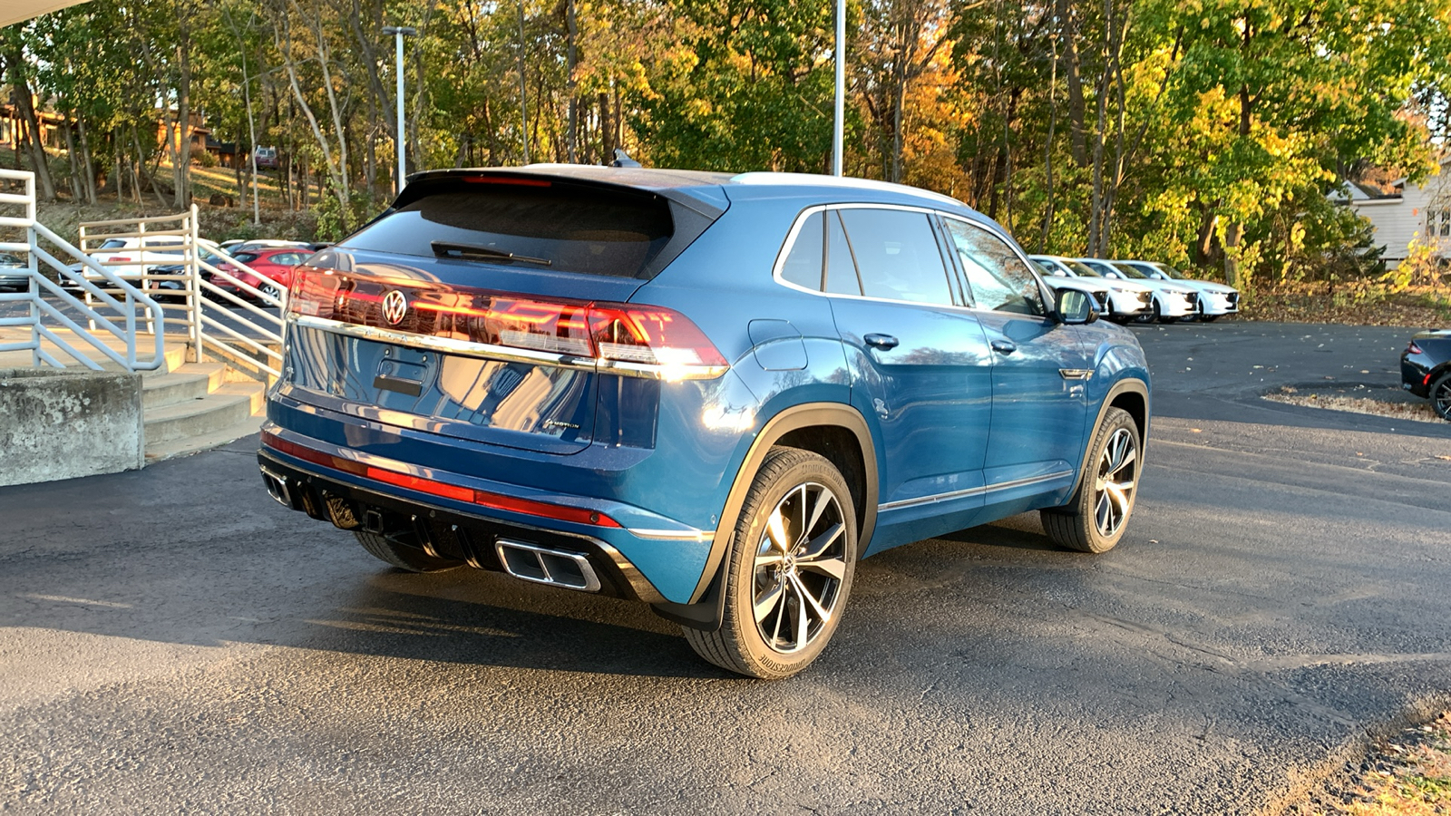 2025 Volkswagen Atlas Cross Sport 2.0T SEL Premium R-Line 5